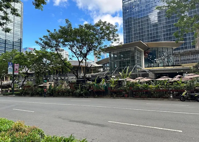 Uptown Bgc Gem: Big + Washer + Prime Spot * Manila